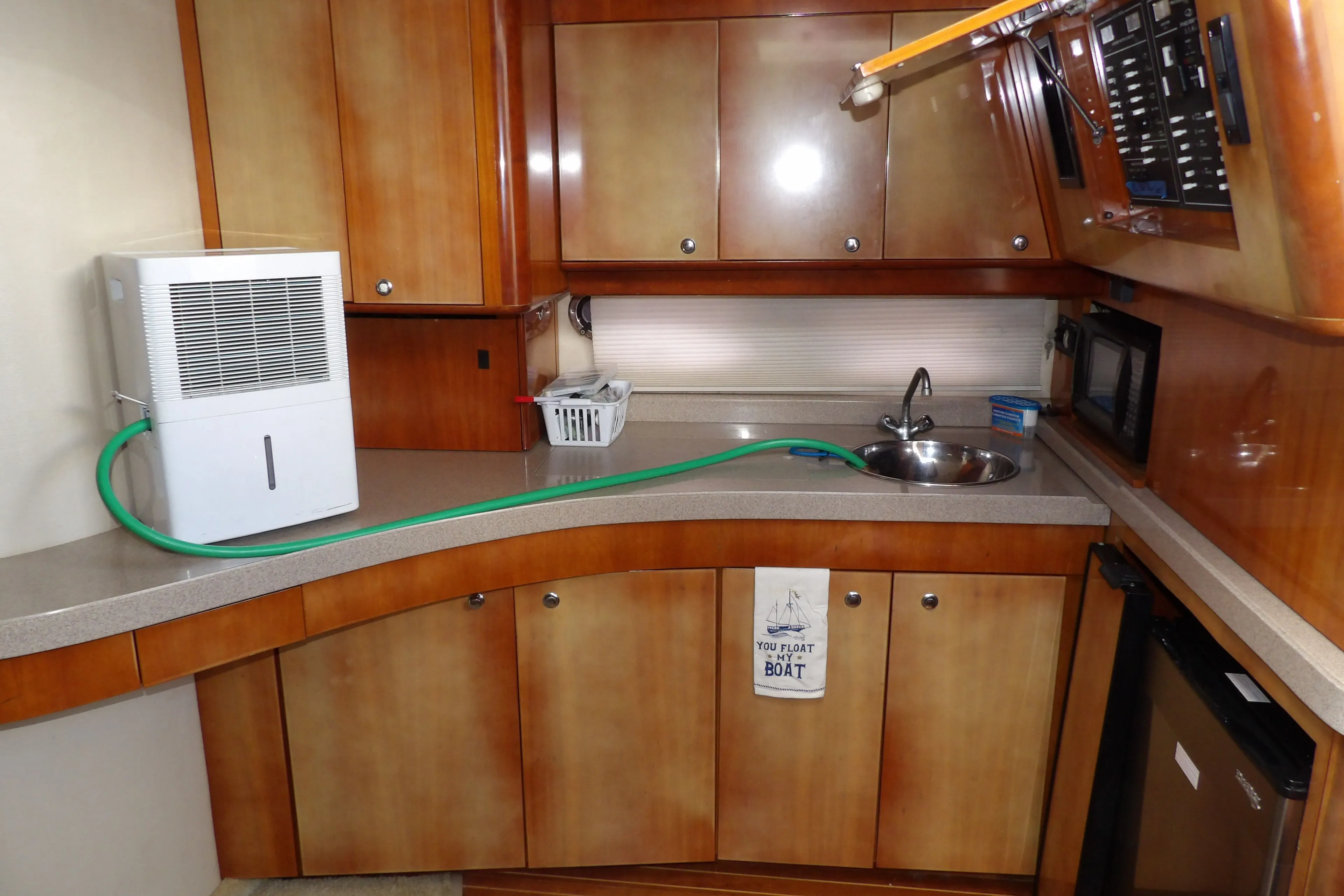 2004 REGAL 4260 COMMODORE - Image 8