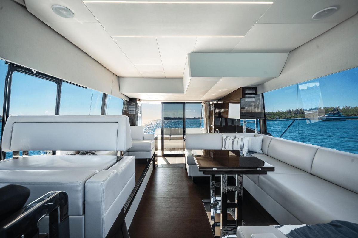 2020 Prestige 52 
