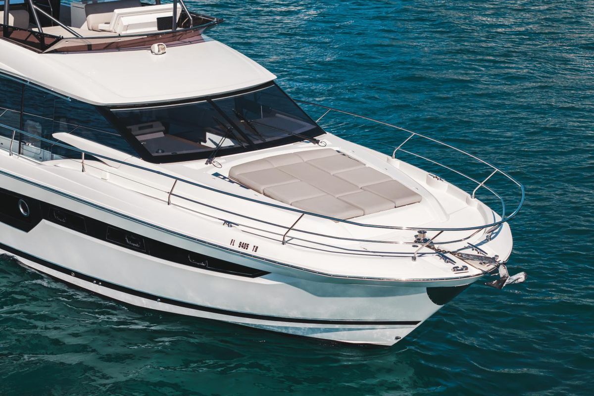 2020 Prestige 52 