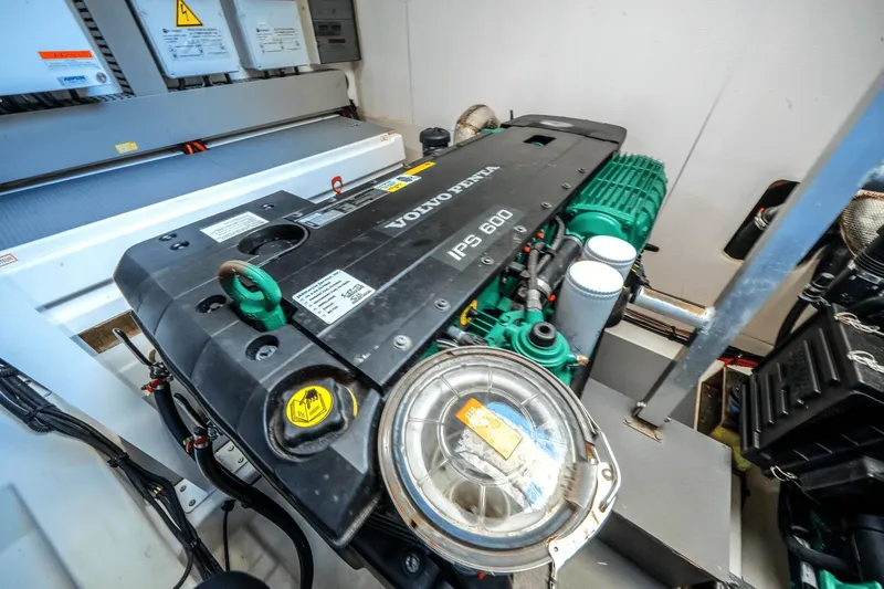 My Role - Commission Bonus Yacht Photos Pics 