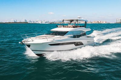 Yacht