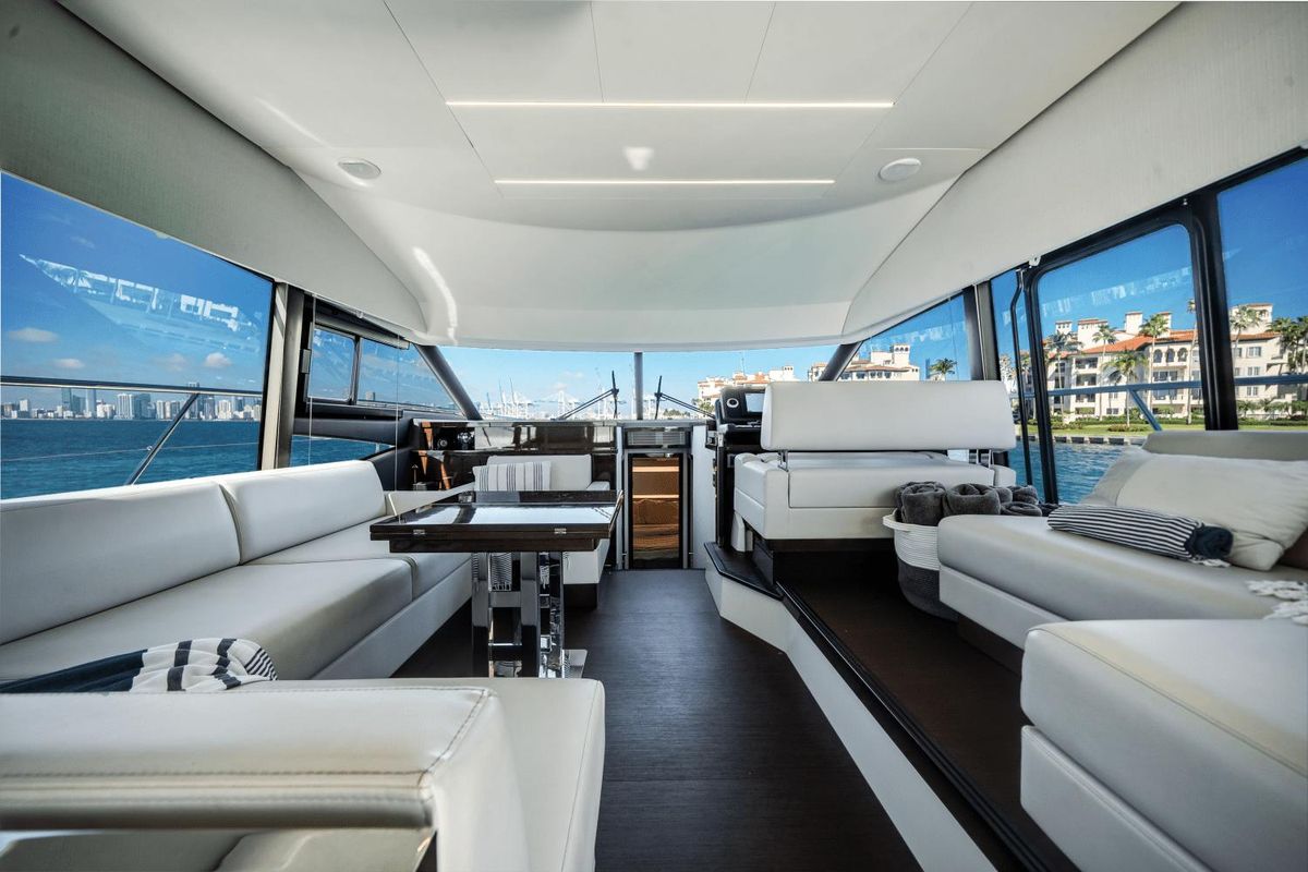 2020 Prestige 52 