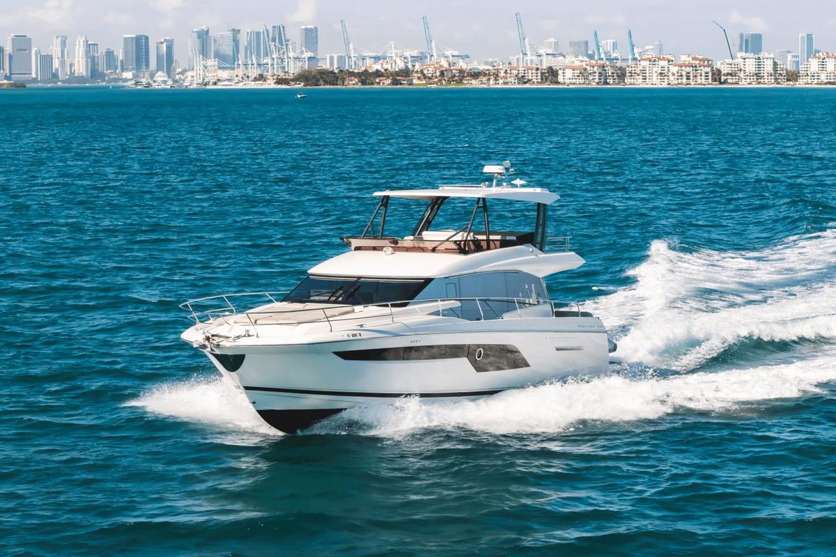 2020 Prestige 52 