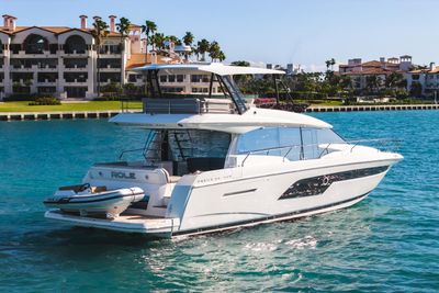 Yacht