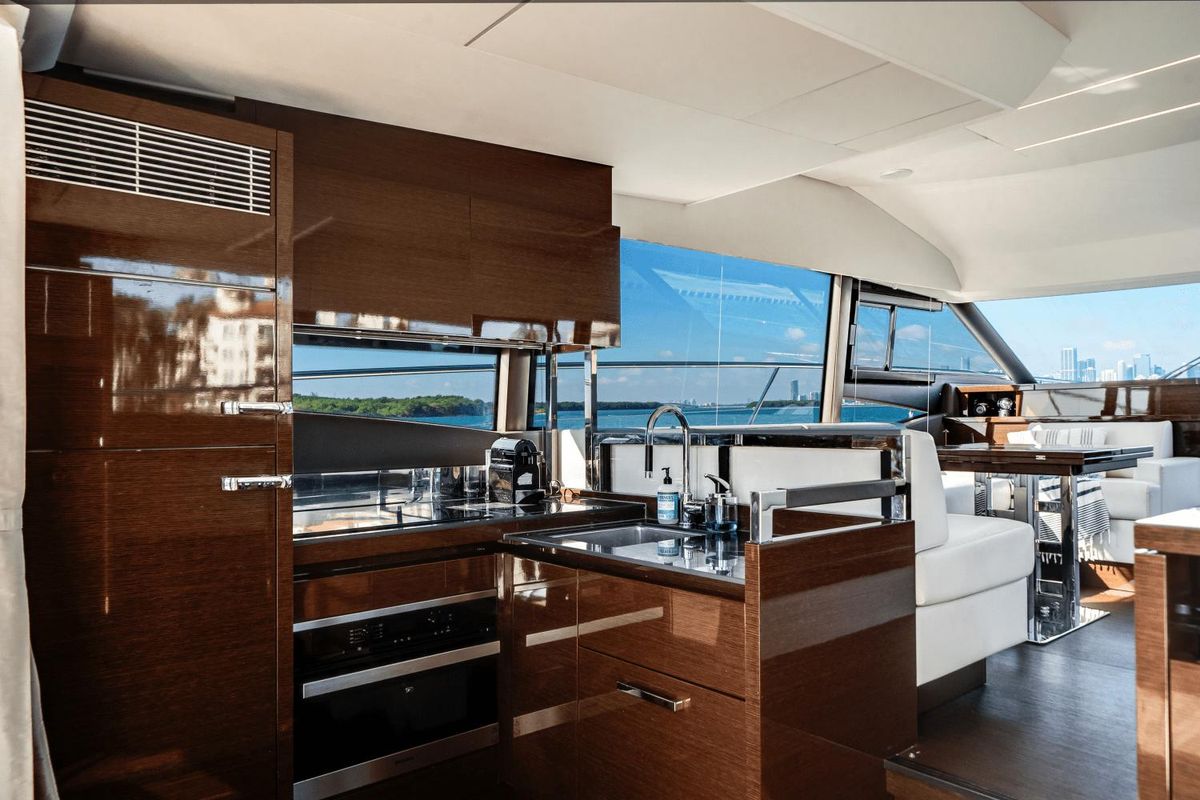 2020 Prestige 52 
