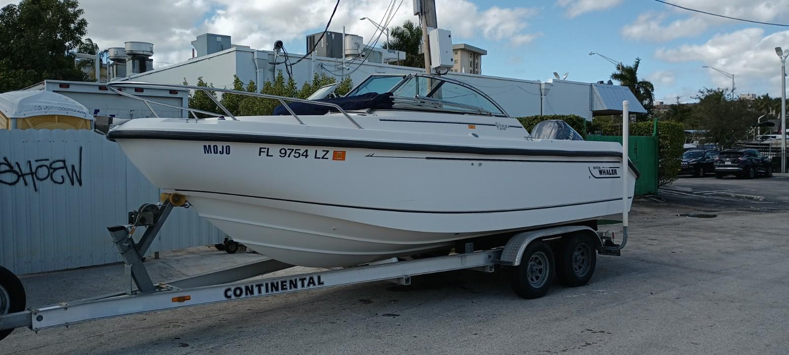 2002 Boston Whaler 21 Ventura