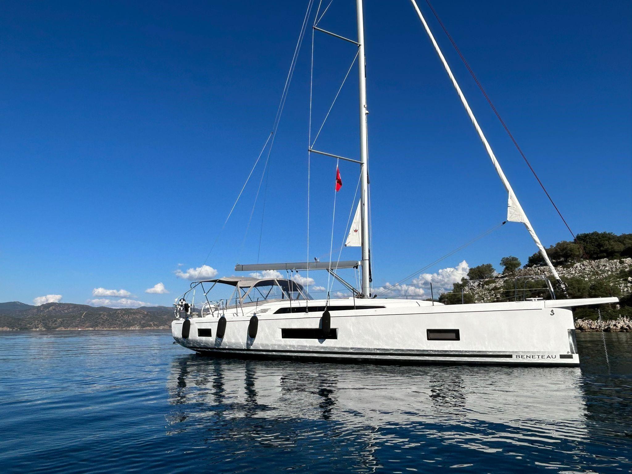 34' 2024 Beneteau America Flyer 10 | Tampa Yacht Sales