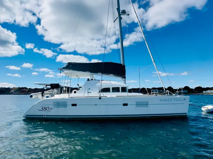 Mango Tango Yacht Photos Pics 2016 Lagoon 380 For Sale in Stonington, CT by Stonington Yacht Sales
