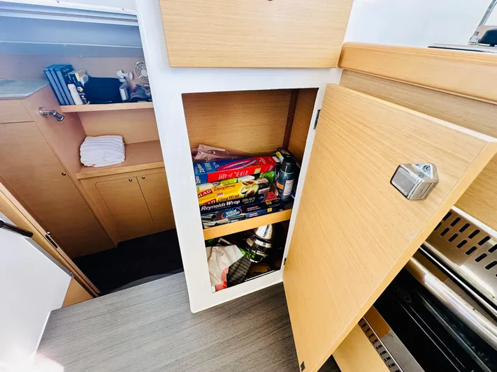 Mango Tango Yacht Photos Pics 2016 Lagoon 380 For Sale in Stonington, CT by Stonington Yacht Sales