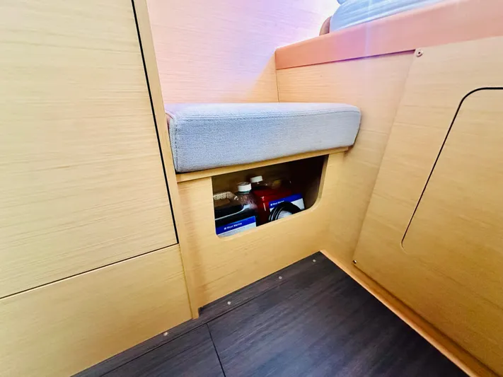 Mango Tango Yacht Photos Pics 2016 Lagoon 380 For Sale in Stonington, CT by Stonington Yacht Sales