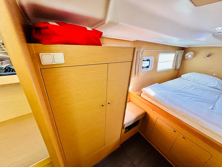 Mango Tango Yacht Photos Pics 2016 Lagoon 380 For Sale in Stonington, CT by Stonington Yacht Sales