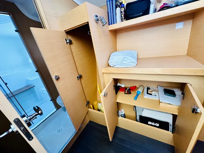 Mango Tango Yacht Photos Pics 2016 Lagoon 380 For Sale in Stonington, CT by Stonington Yacht Sales