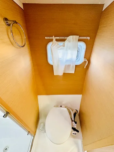 Mango Tango Yacht Photos Pics 2016 Lagoon 380 For Sale in Stonington, CT by Stonington Yacht Sales