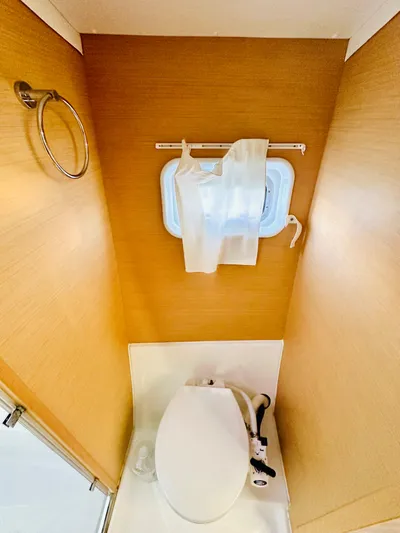 Mango Tango Yacht Photos Pics 2016 Lagoon 380 For Sale in Stonington, CT by Stonington Yacht Sales