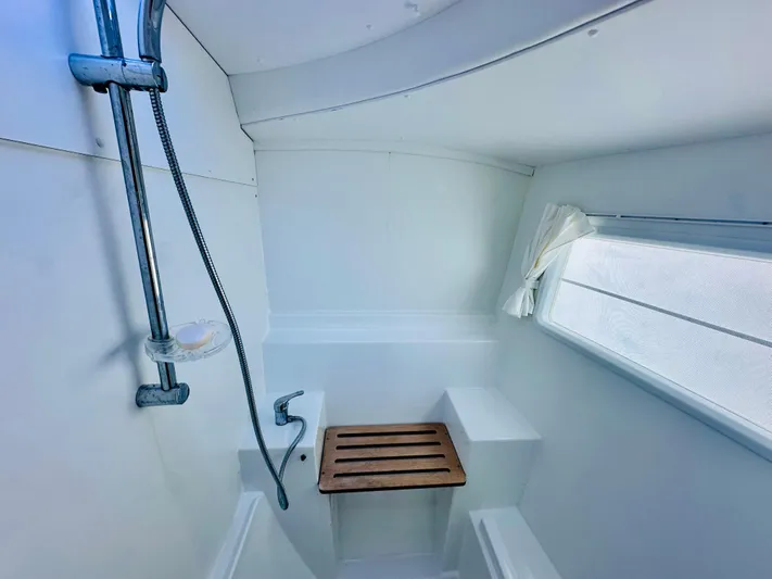 Mango Tango Yacht Photos Pics 2016 Lagoon 380 For Sale in Stonington, CT by Stonington Yacht Sales