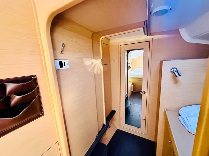 Mango Tango Yacht Photos Pics 2016 Lagoon 380 For Sale in Stonington, CT by Stonington Yacht Sales