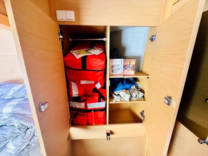 Mango Tango Yacht Photos Pics 2016 Lagoon 380 For Sale in Stonington, CT by Stonington Yacht Sales