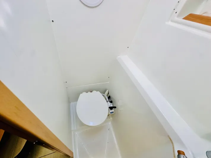 Mango Tango Yacht Photos Pics 2016 Lagoon 380 For Sale in Stonington, CT by Stonington Yacht Sales