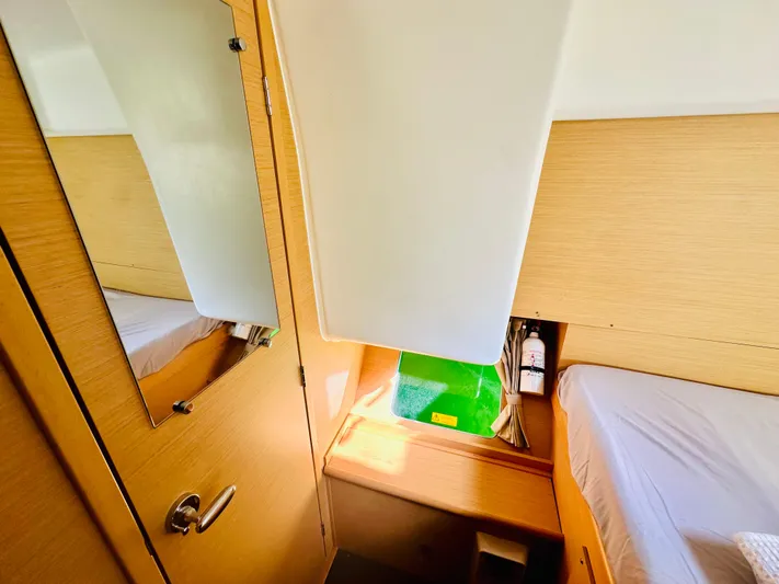 Mango Tango Yacht Photos Pics 2016 Lagoon 380 For Sale in Stonington, CT by Stonington Yacht Sales