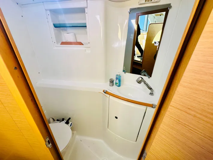 Mango Tango Yacht Photos Pics 2016 Lagoon 380 For Sale in Stonington, CT by Stonington Yacht Sales