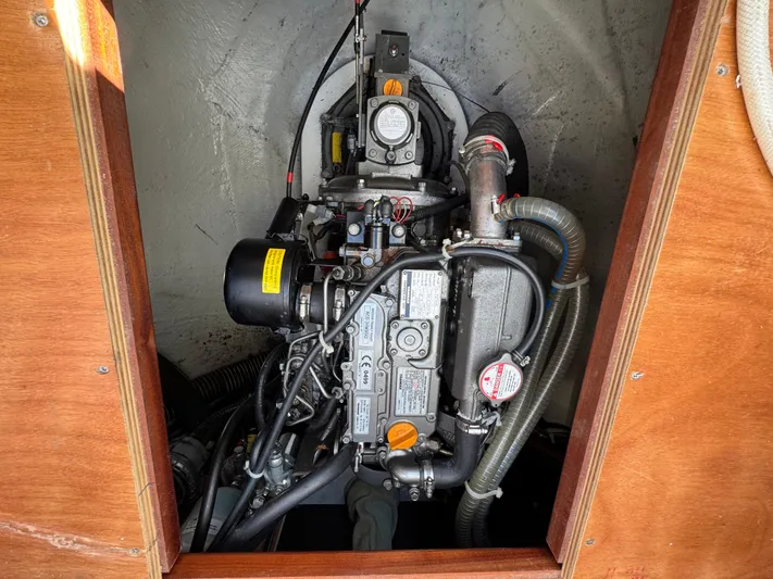 Mango Tango Yacht Photos Pics 2016 Lagoon 380 For Sale in Stonington, CT by Stonington Yacht Sales