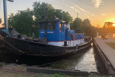 Johnson Brother Tug 64