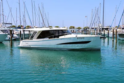 2019 Greenline 39 Hybrid