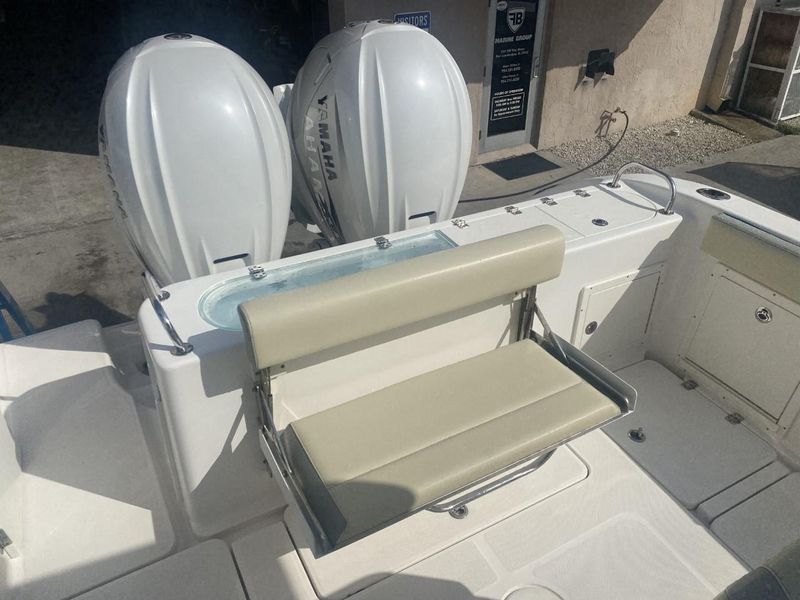 2020 Century 3200 Center Console