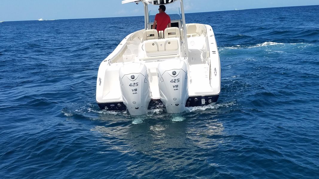 2020 Century 3200 Center Console