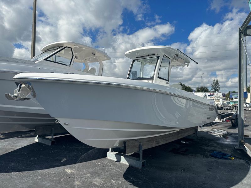 2023 Everglades 285 CC
