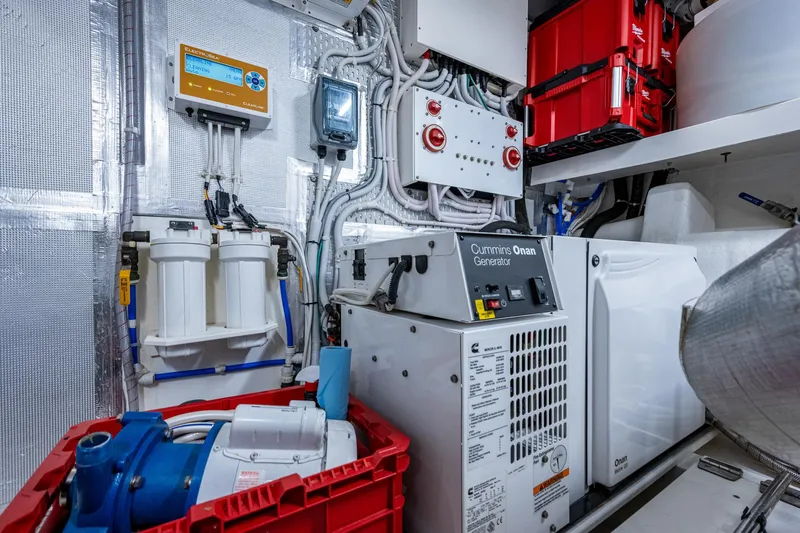 Ciento Siete Yacht Photos Pics 