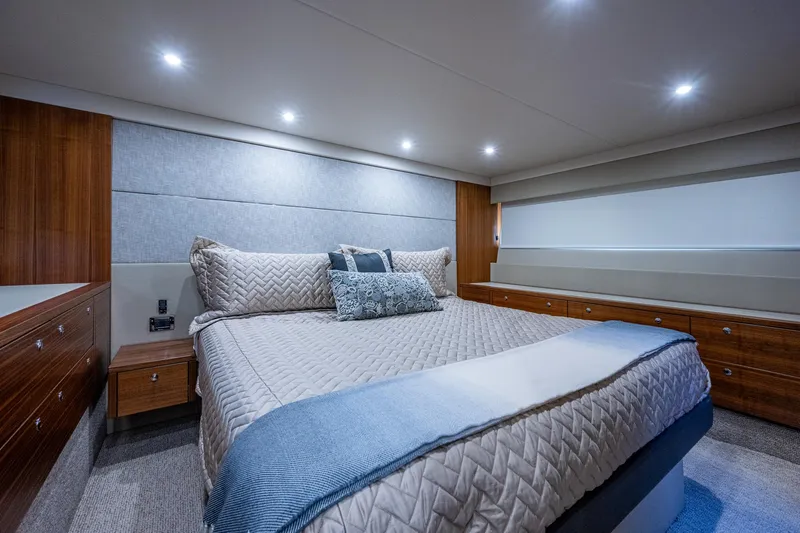 Ciento Siete Yacht Photos Pics 