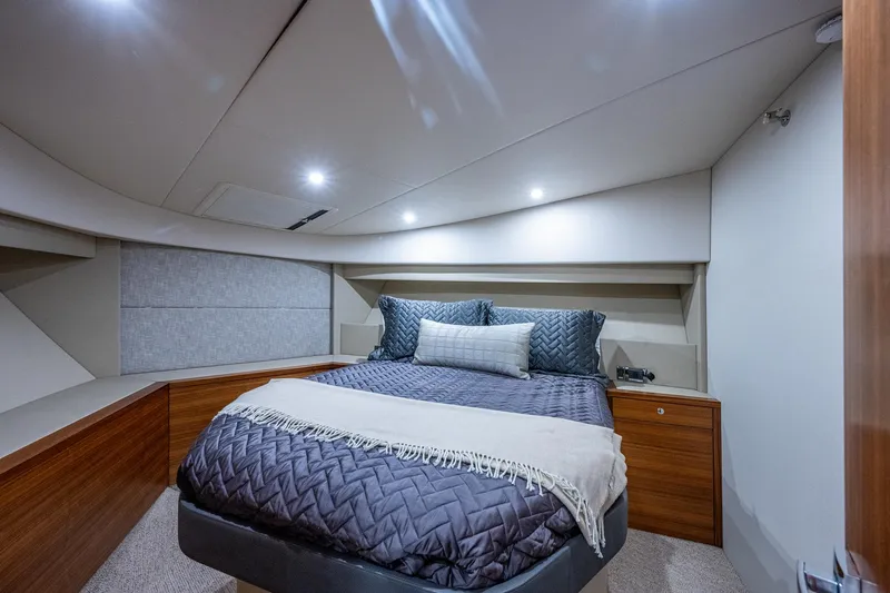 Ciento Siete Yacht Photos Pics 