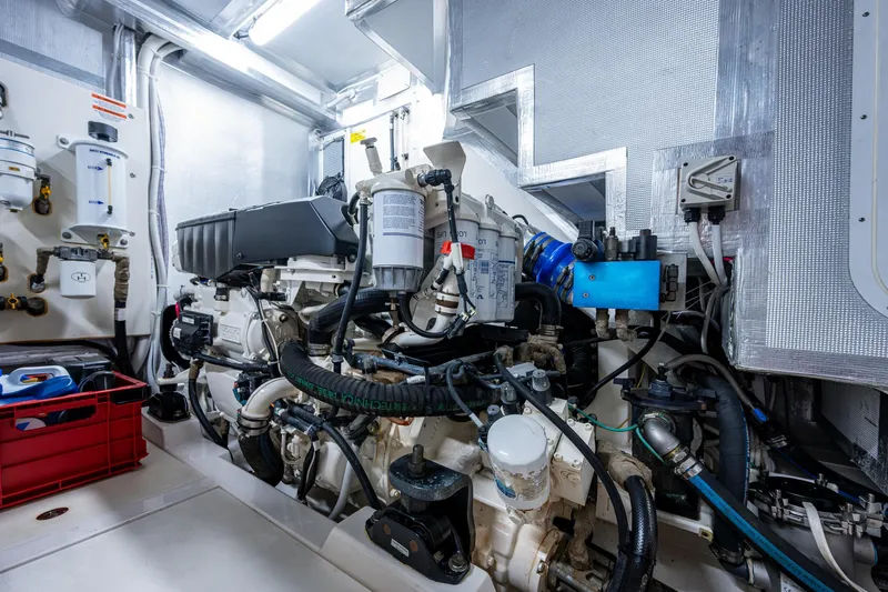 Ciento Siete Yacht Photos Pics 