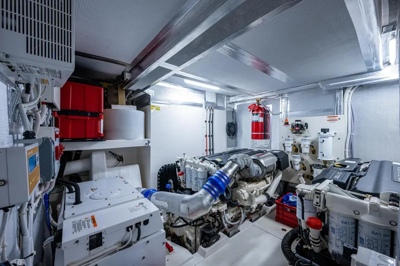 Ciento Siete Yacht Photos Pics 