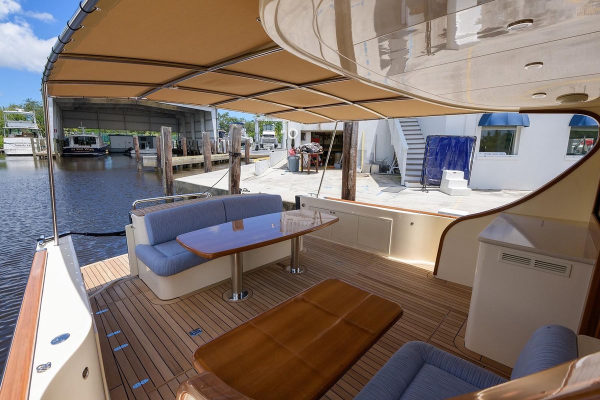 2018 Palm Beach Motor Yachts 55 