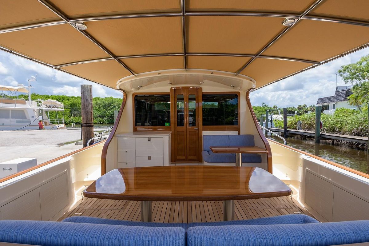 2018 Palm Beach Motor Yachts 55 