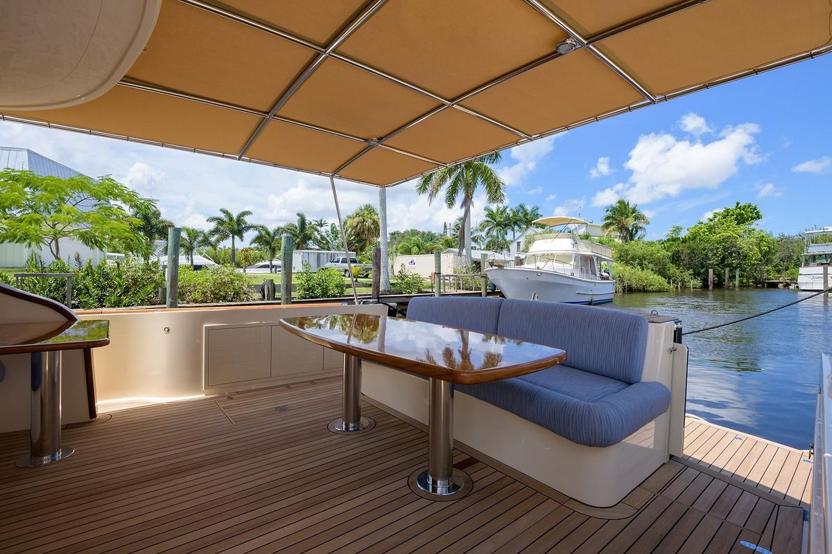 2018 Palm Beach Motor Yachts 55 