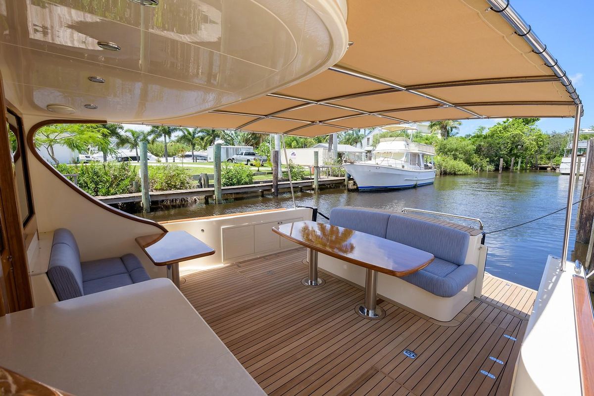 2018 Palm Beach Motor Yachts 55 