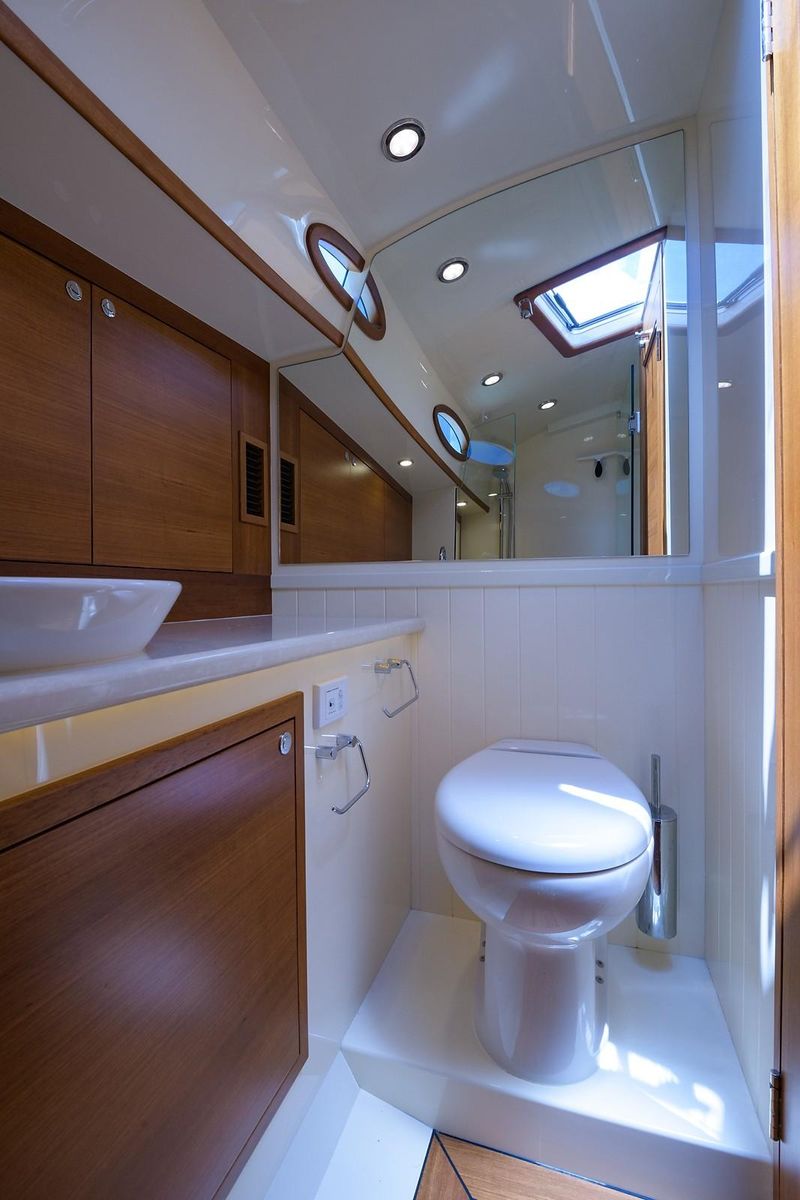 2018 Palm Beach Motor Yachts 55 