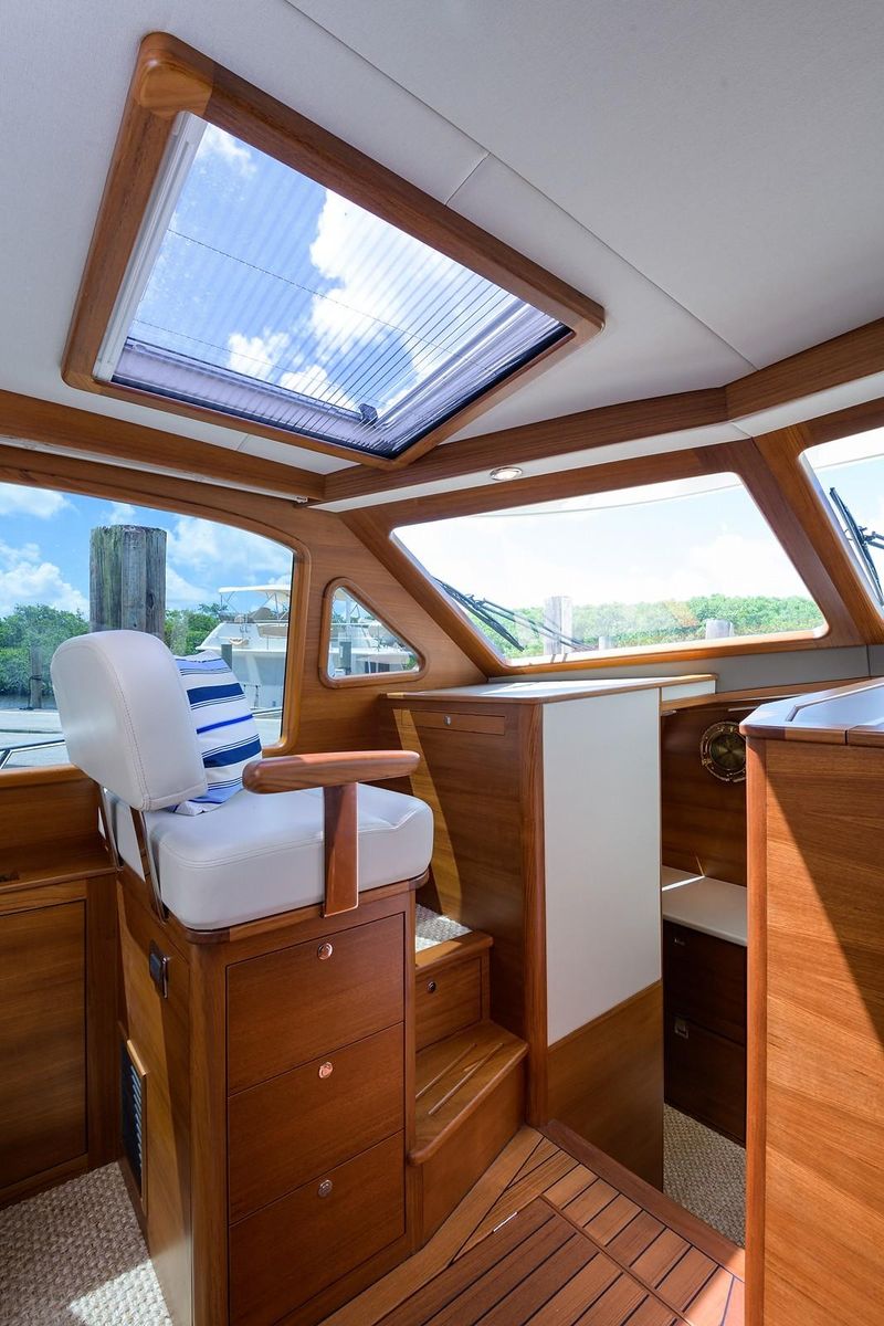 2018 Palm Beach Motor Yachts 55 