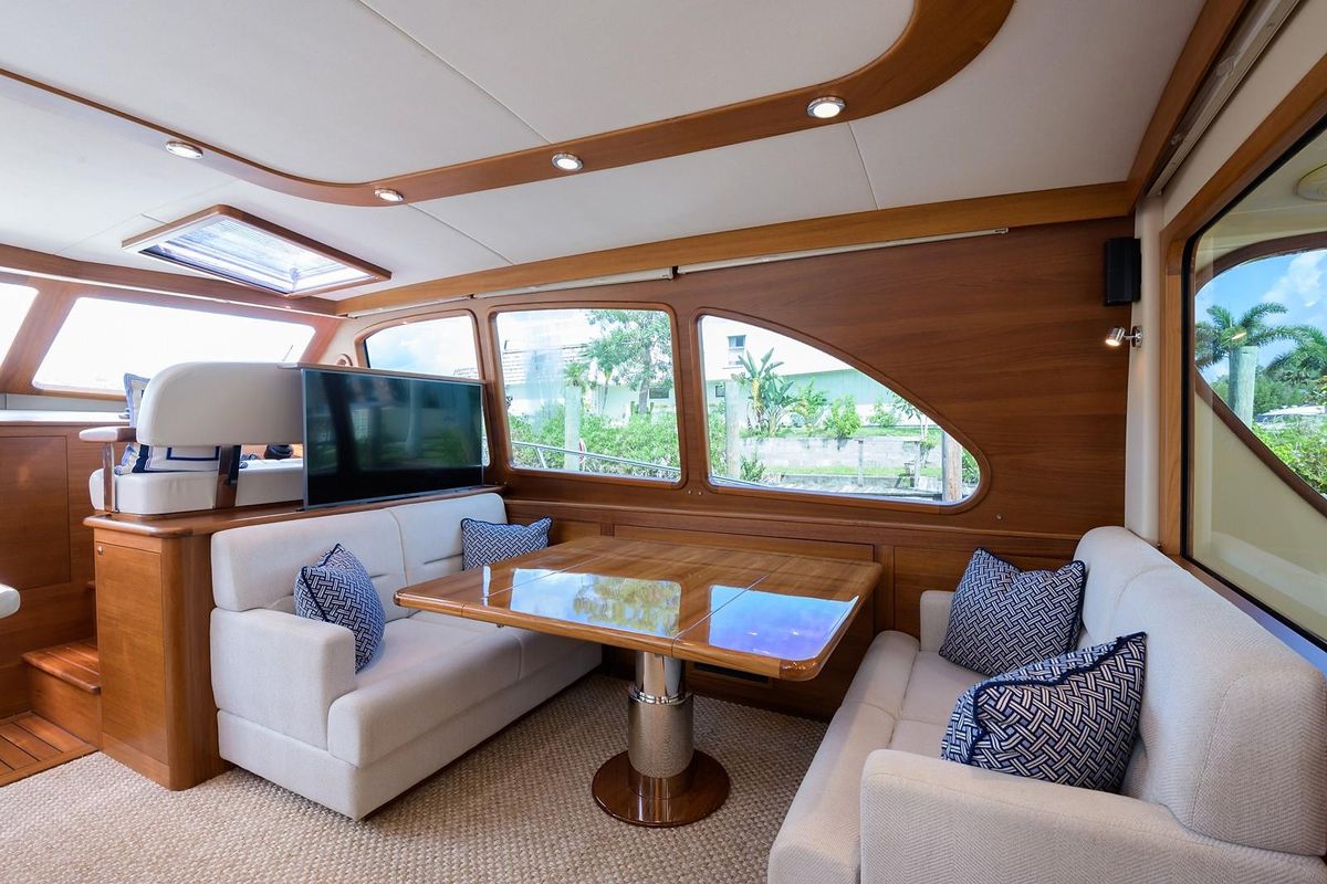 2018 Palm Beach Motor Yachts 55 