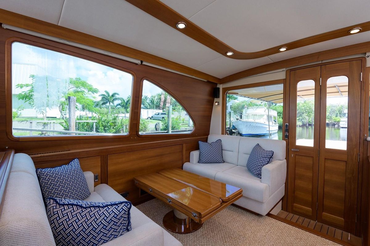 2018 Palm Beach Motor Yachts 55 