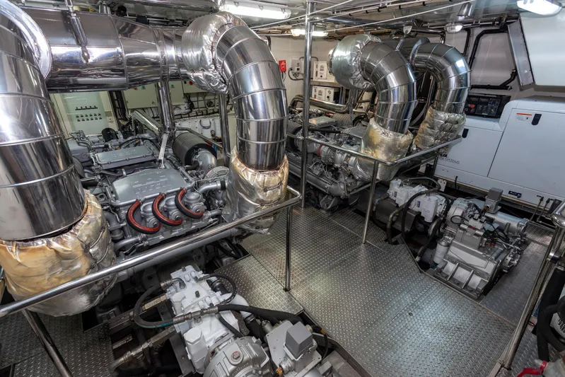 Sunrise Yacht Photos Pics 