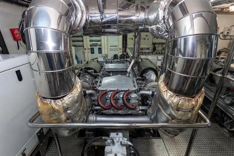 Sunrise Yacht Photos Pics 