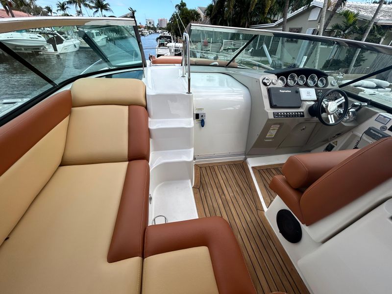 2014 Sea Ray 370 Venture