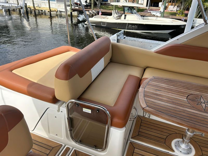 2014 Sea Ray 370 Venture