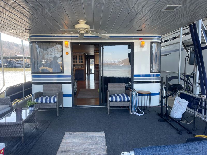 1996 Lakeview 76 X 16 Houseboat