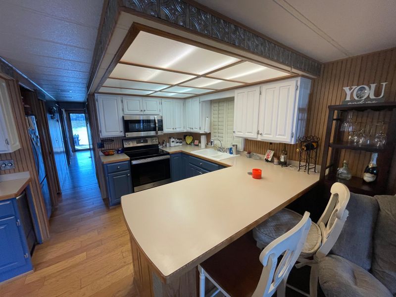 1996 Lakeview 76 X 16 Houseboat