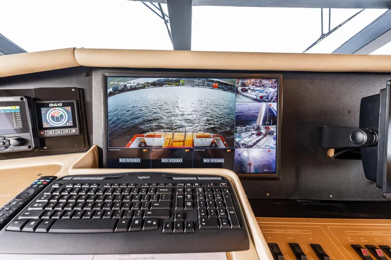 Andiamo Yacht Photos Pics Helm Station